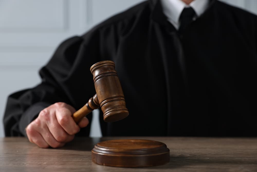 gavel, verdict