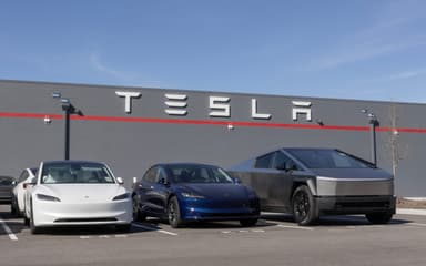 Speculative SpaceX Price Target as Tesla Rumor Boosts Stock