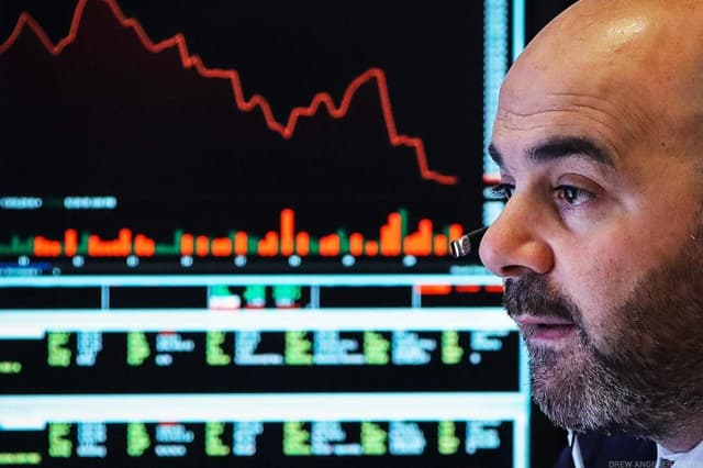 235 New Lows vs 120 New Highs Is the Real Story