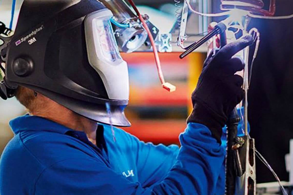 As Corning’s Shares Shatter, the Buying Opportunity Is Clear